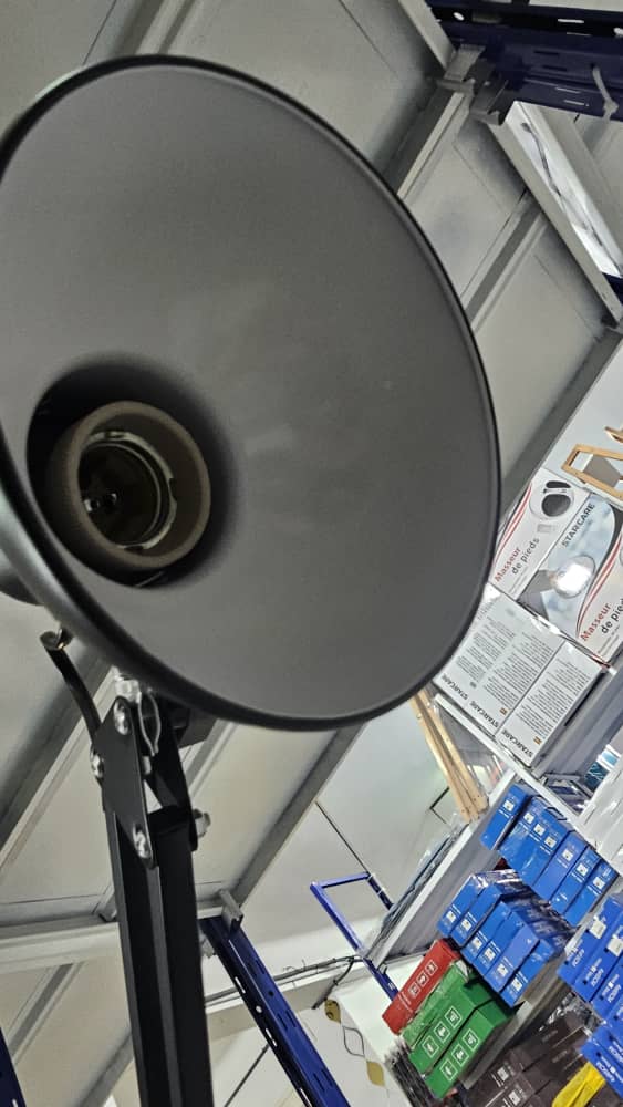  مصباح طاولة LED ريترو معدني قابل للتعديل - أسود - ضوء مركز وين ما حبيت و قاعدة ثابتة ما تزعزعش