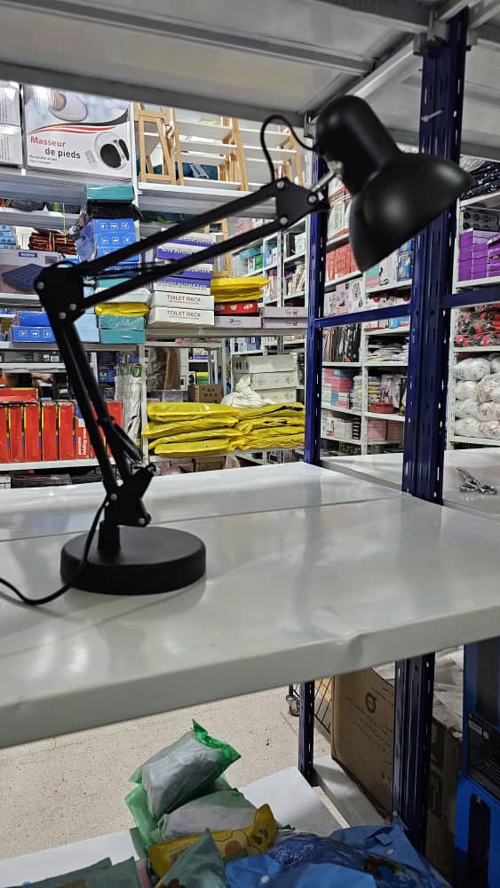  مصباح طاولة LED ريترو معدني قابل للتعديل - أسود - ضوء مركز وين ما حبيت و قاعدة ثابتة ما تزعزعش