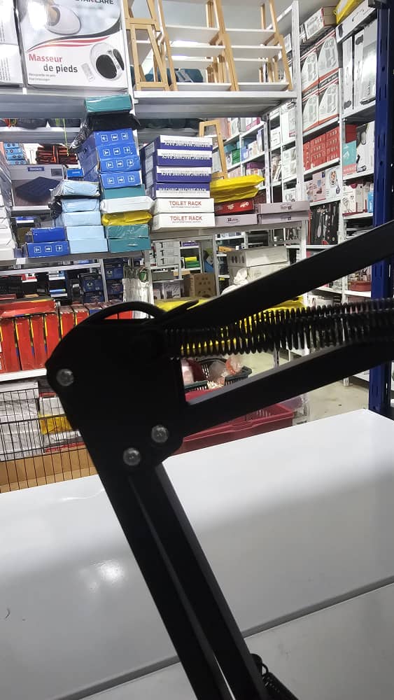  مصباح طاولة LED ريترو معدني قابل للتعديل - أسود - ضوء مركز وين ما حبيت و قاعدة ثابتة ما تزعزعش