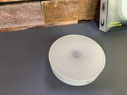 ‫مصباح ليلي LED لاسلكي بمستشعر حركة - نطاق كشف واسع - إطفاء تلقائي - USB - سهل التركيب بالمغناطيس - موفر للطاقة - قابل للشحن - إضاءة بيضاء دافئة/باردة ‬