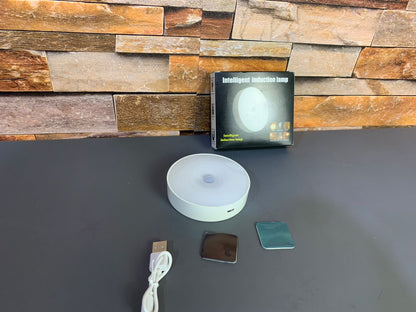 ‫مصباح ليلي LED لاسلكي بمستشعر حركة - نطاق كشف واسع - إطفاء تلقائي - USB - سهل التركيب بالمغناطيس - موفر للطاقة - قابل للشحن - إضاءة بيضاء دافئة/باردة ‬